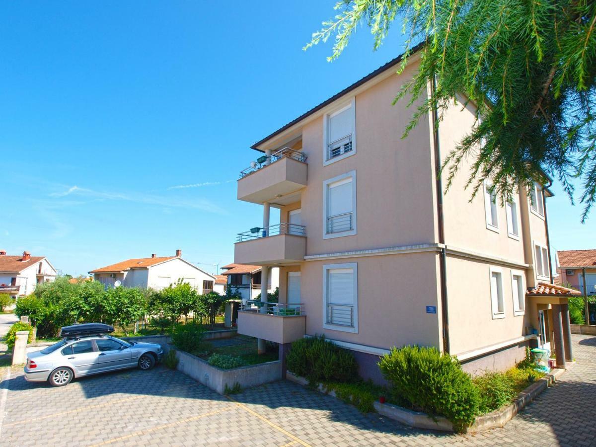 Apartments Majda 1932 Fažana Exteriör bild